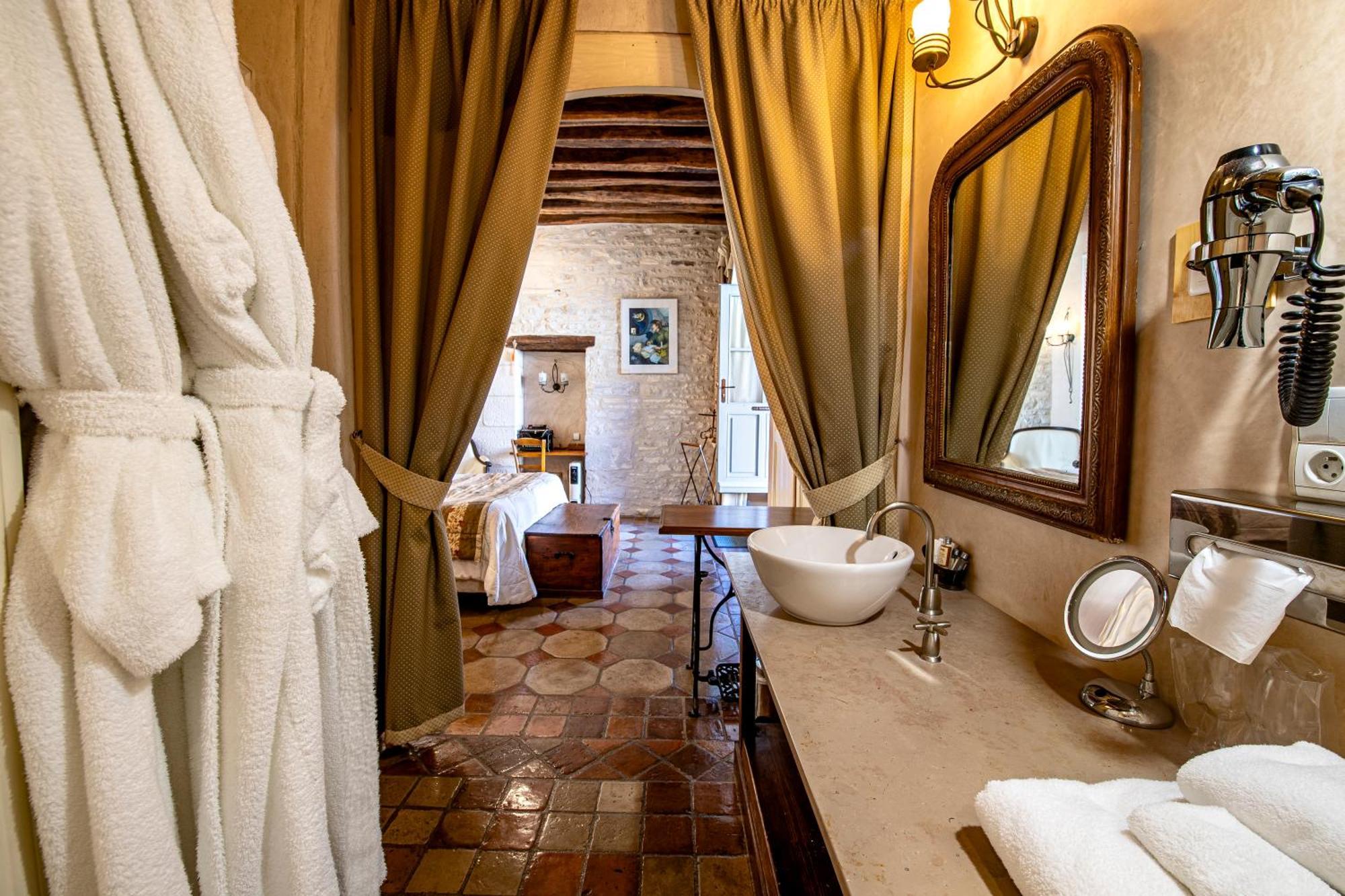 Hotel De La Beursaudiere Nitry Dış mekan fotoğraf