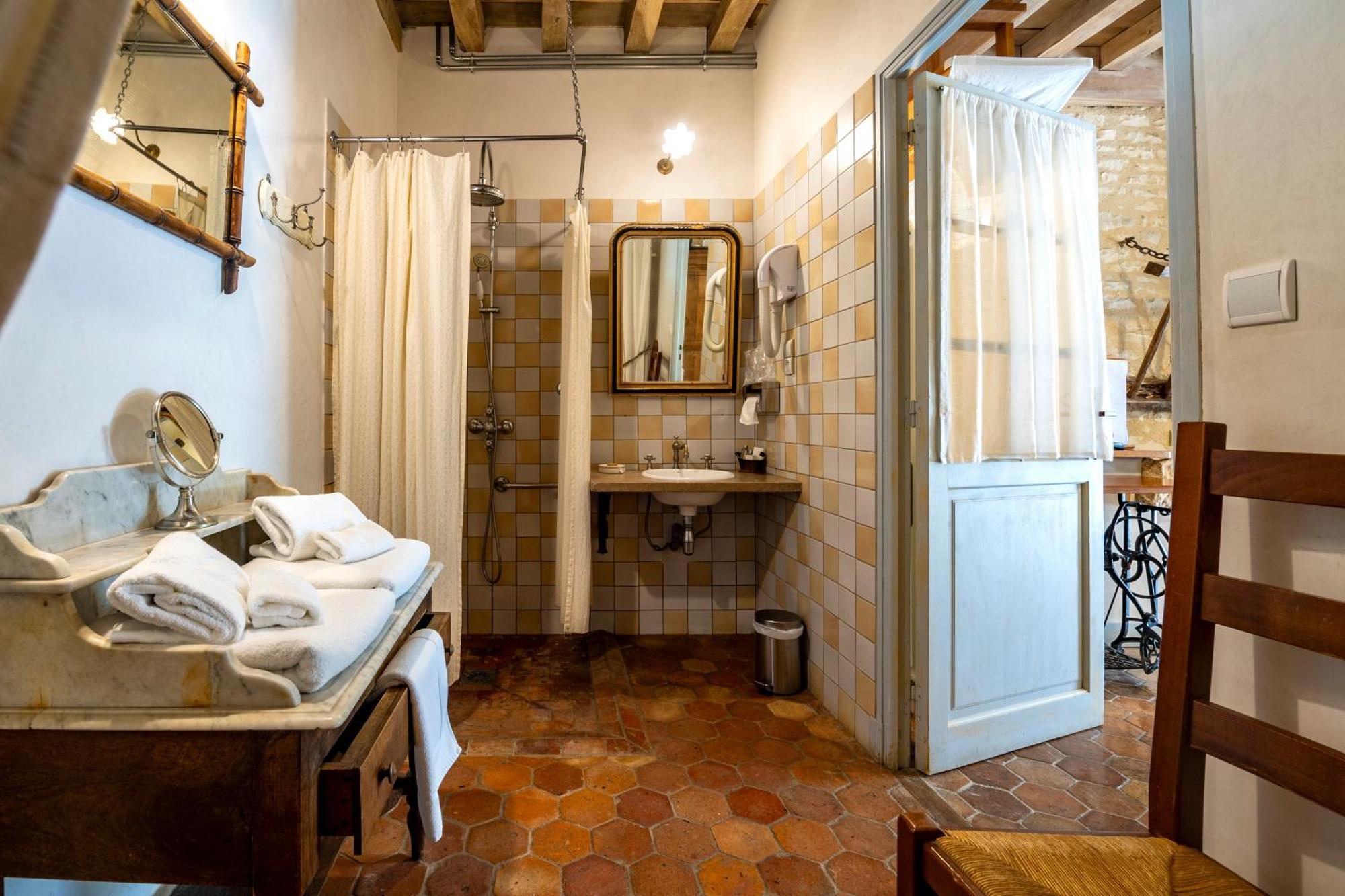 Hotel De La Beursaudiere Nitry Dış mekan fotoğraf