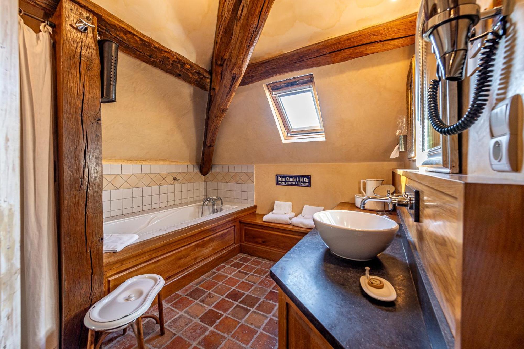 Hotel De La Beursaudiere Nitry Dış mekan fotoğraf