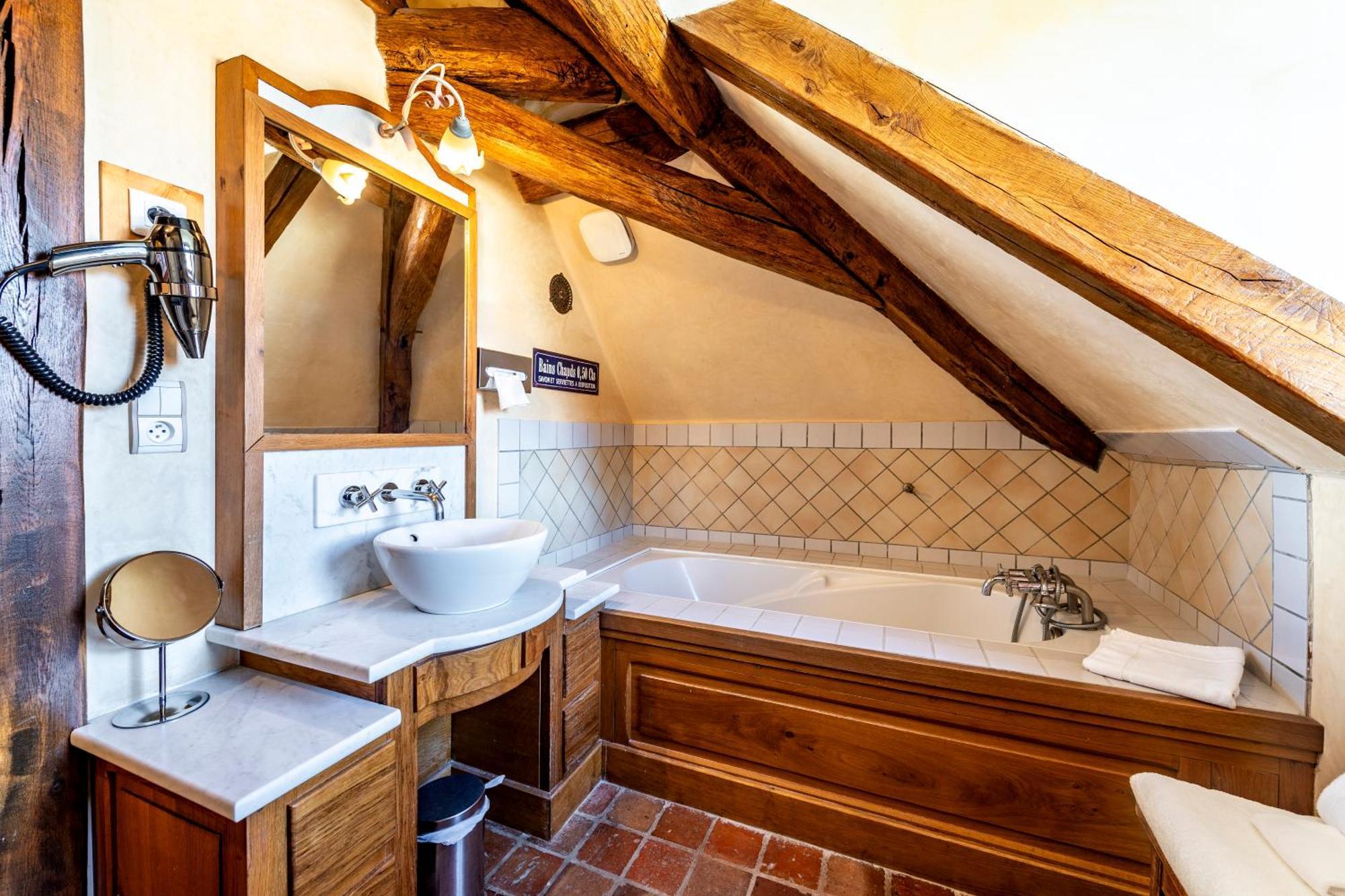 Hotel De La Beursaudiere Nitry Dış mekan fotoğraf