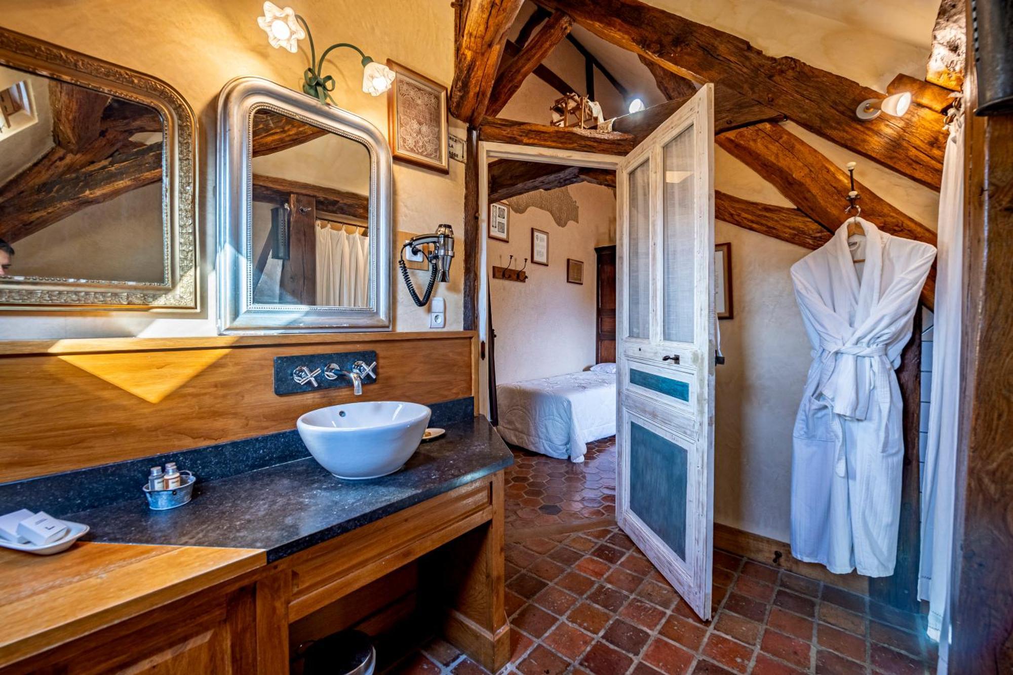 Hotel De La Beursaudiere Nitry Dış mekan fotoğraf