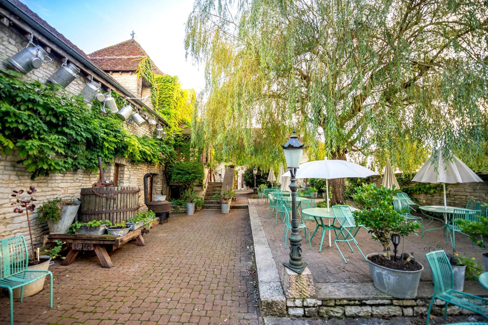 Hotel De La Beursaudiere Nitry Dış mekan fotoğraf