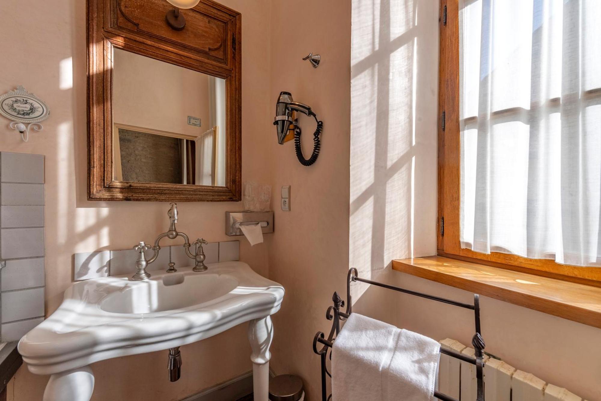 Hotel De La Beursaudiere Nitry Dış mekan fotoğraf