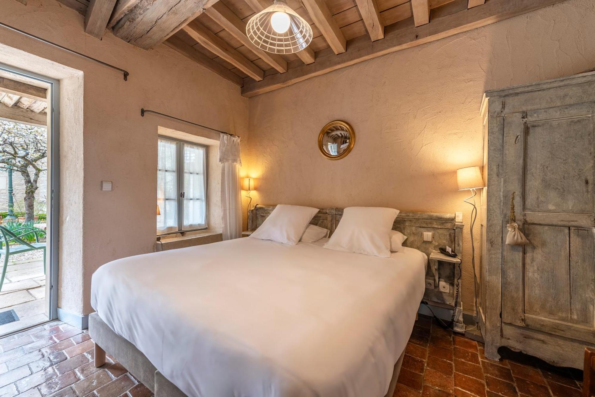 Hotel De La Beursaudiere Nitry Dış mekan fotoğraf